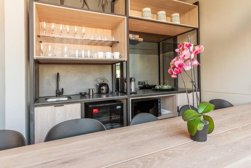 Luxury Urban Living In The East At The Harri Apartment *