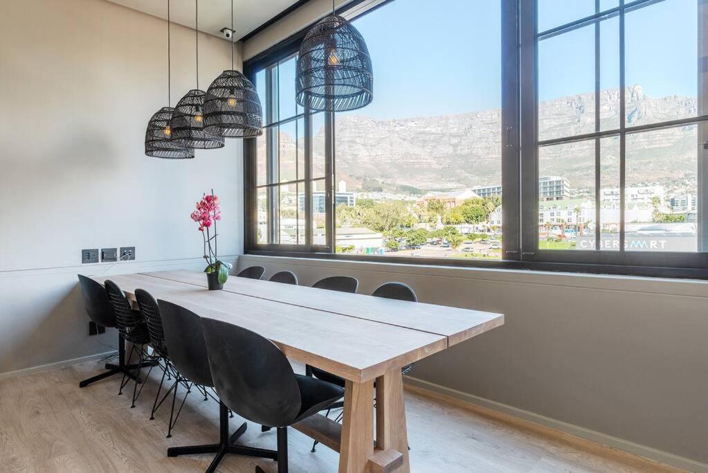 Luxury Urban Living In The East At The Harri Apartment *