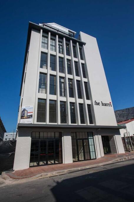 Luxury Urban Living In The East At The Harri Apartment